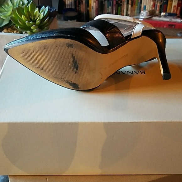 Banana Republic ankle strap heels - Picture 3 of 3
